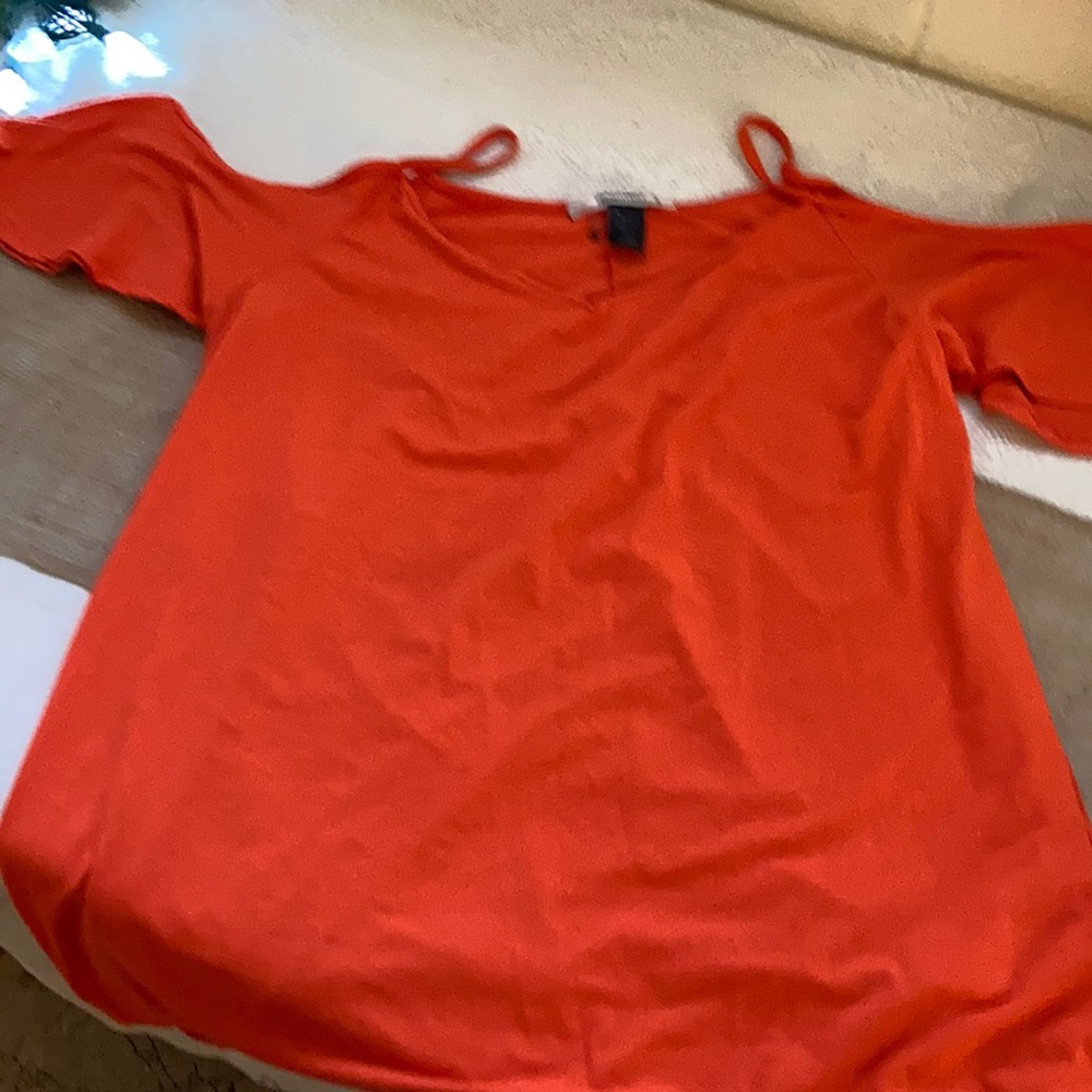 Trendy Land Cold Shoulder Blouse - Picture 3 of 5
